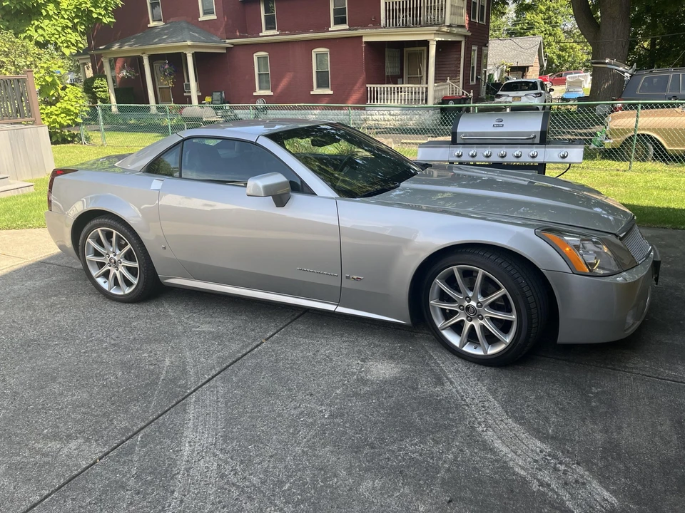 2007 Cadillac XLR-V - Image 12 of 31