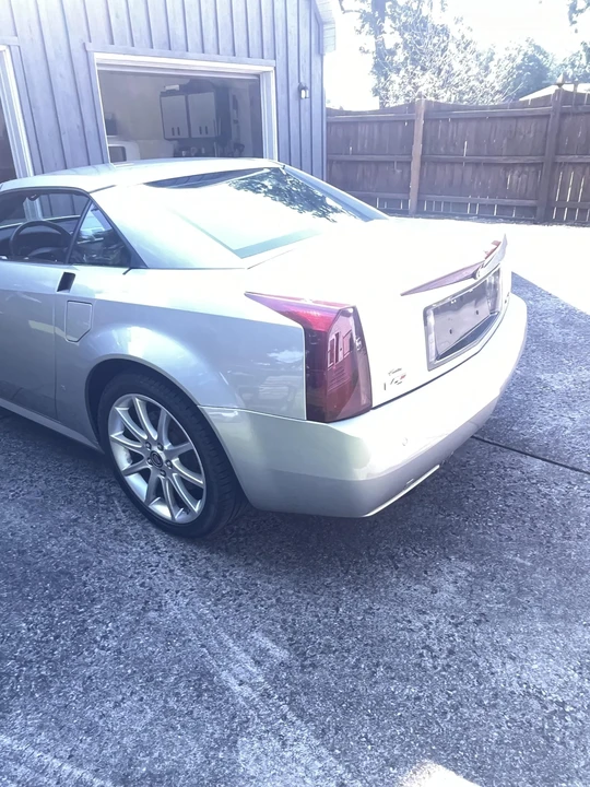 2007 Cadillac XLR-V - Image 23 of 31
