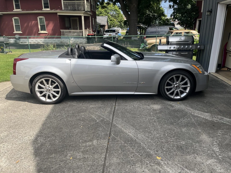 2007 Cadillac XLR-V - Image 19 of 31