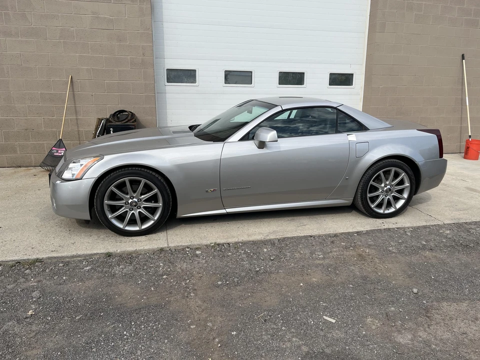 2007 Cadillac XLR-V - Image 14 of 31