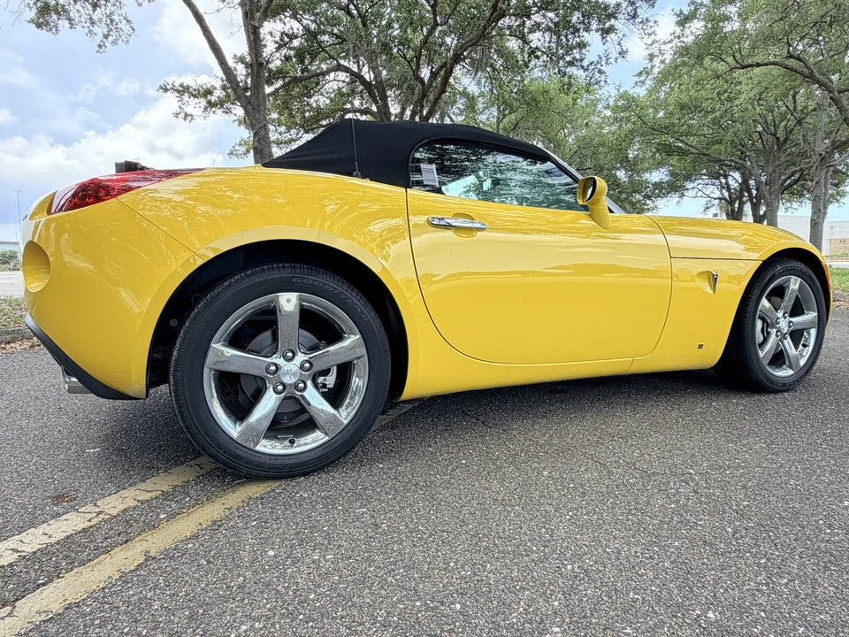 2007 Pontiac Solstice - Image 11 of 31