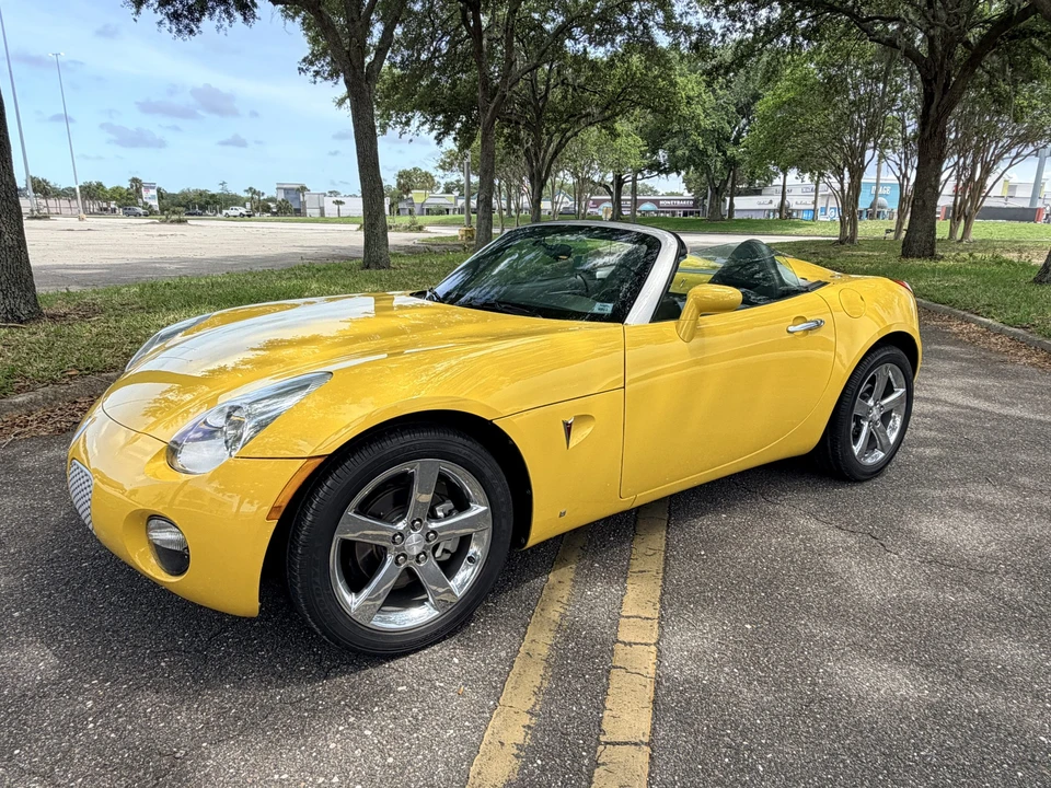 2007 Pontiac Solstice - Image 2 of 31