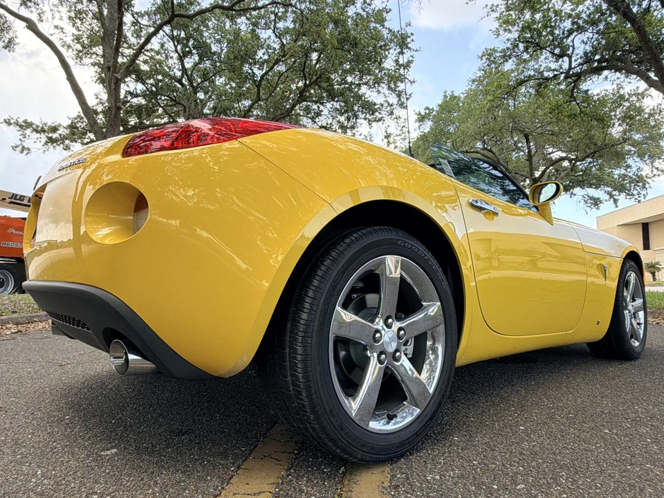 2007 Pontiac Solstice - Image 14 of 31