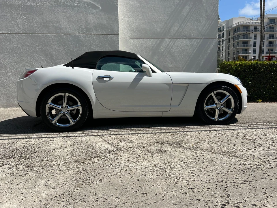 2007 Saturn Sky - Image 11 of 31