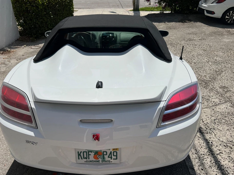 2007 Saturn Sky - Image 15 of 31