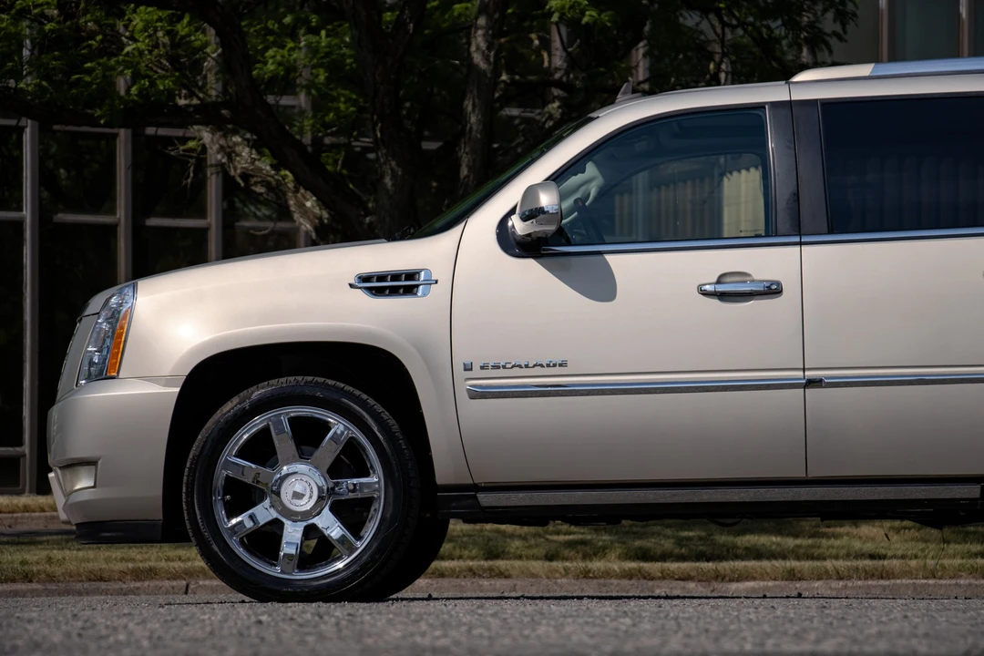2008 Cadillac Escalade & EXT 3rd Gen - Image 26 of 31