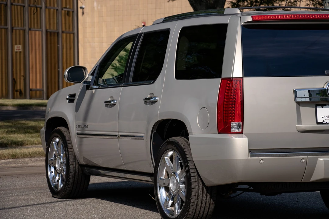 2008 Cadillac Escalade & EXT 3rd Gen - Image 29 of 31