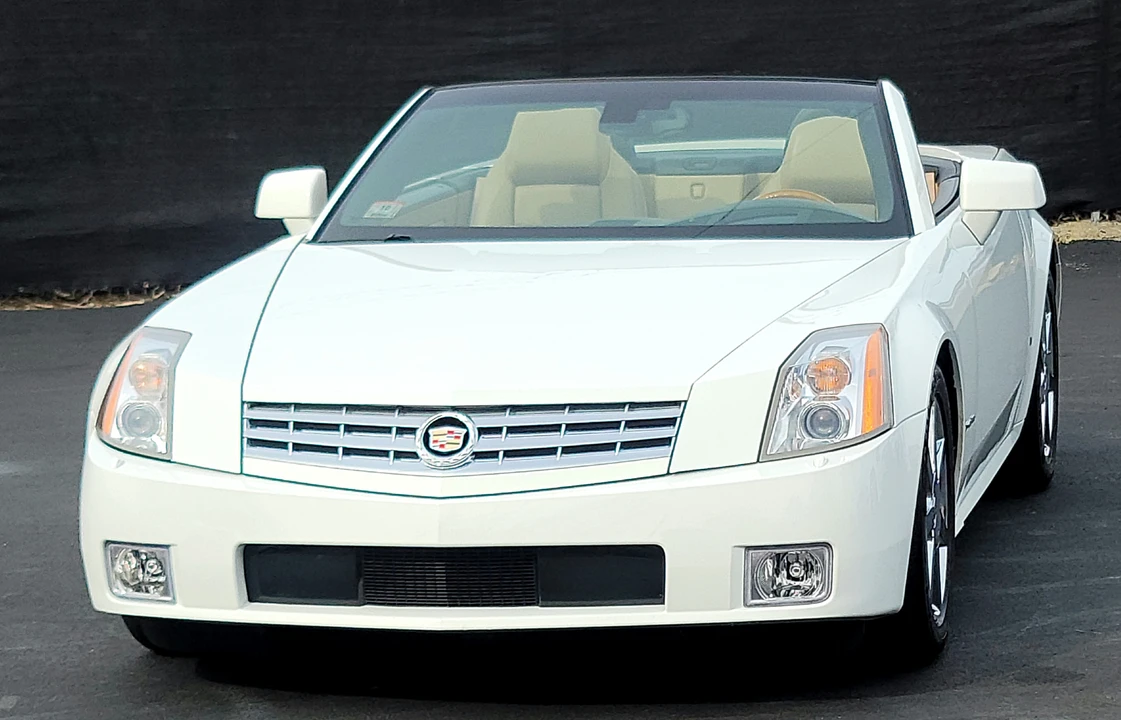 2008 Cadillac XLR - Image 24 of 31