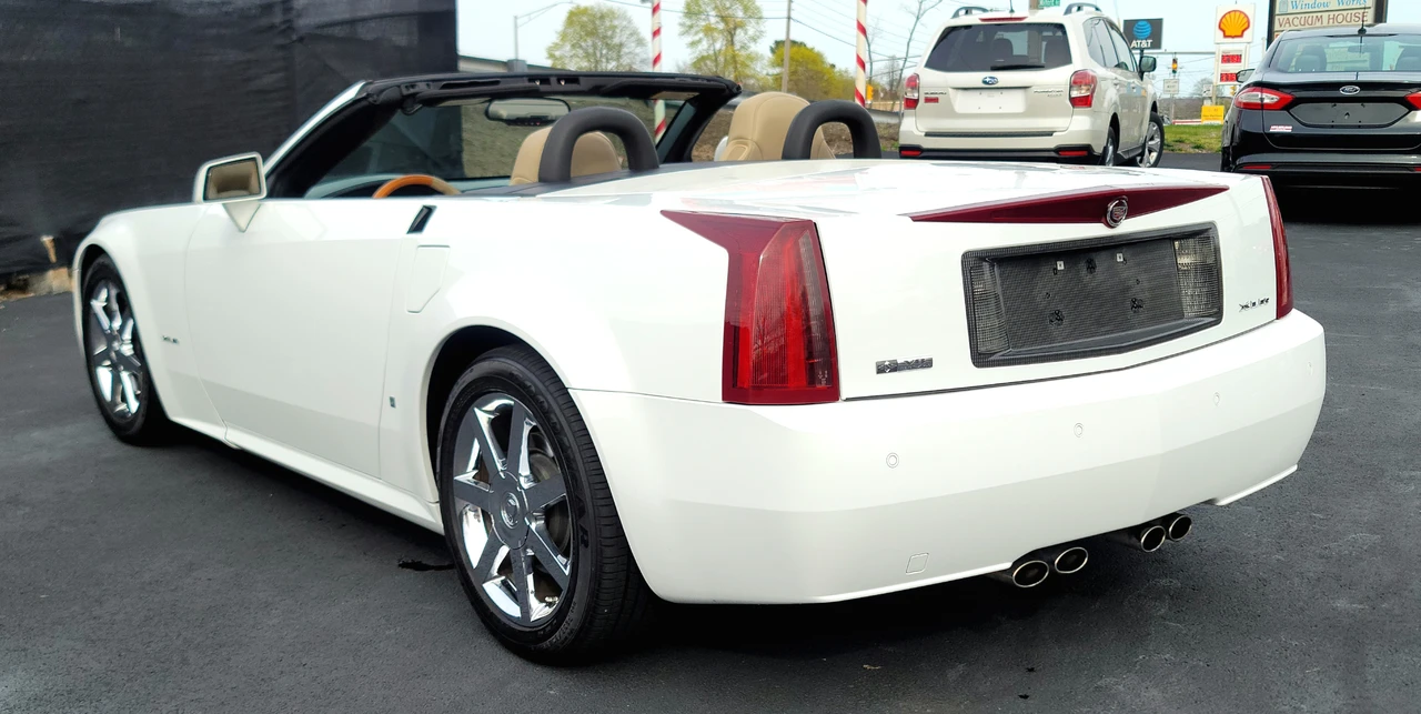 2008 Cadillac XLR - Image 15 of 31