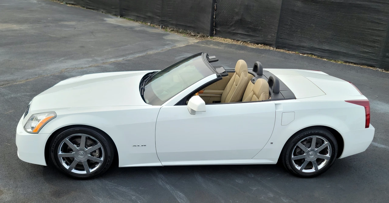 2008 Cadillac XLR - Image 17 of 31