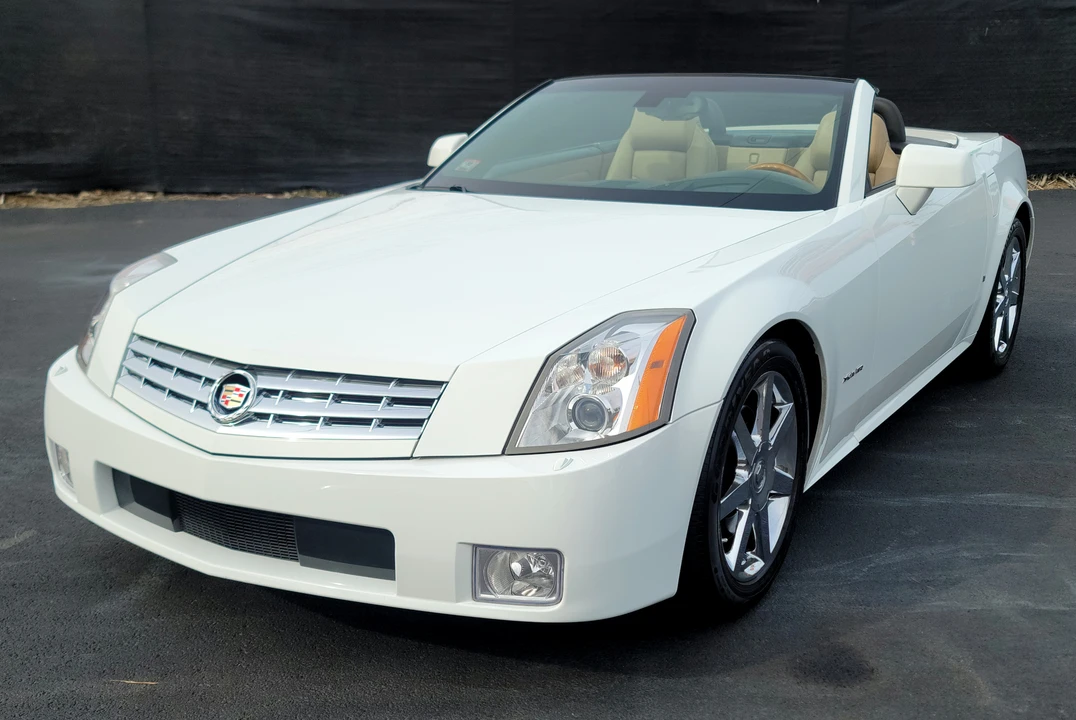 2008 Cadillac XLR - Image 4 of 31