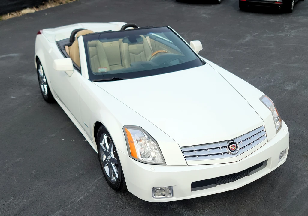 2008 Cadillac XLR - Image 5 of 31