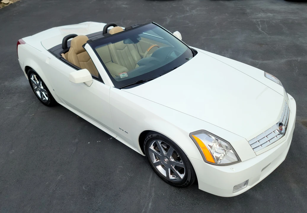 2008 Cadillac XLR - Image 7 of 31