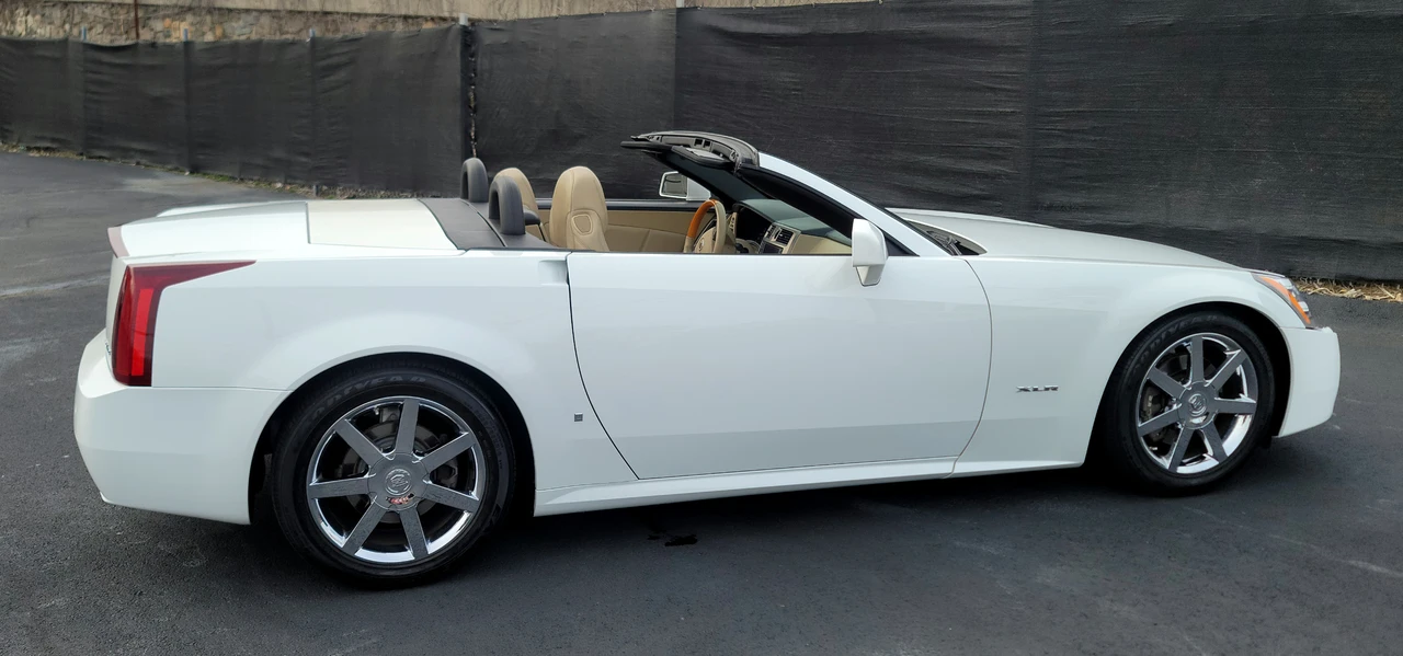 2008 Cadillac XLR - Image 9 of 31