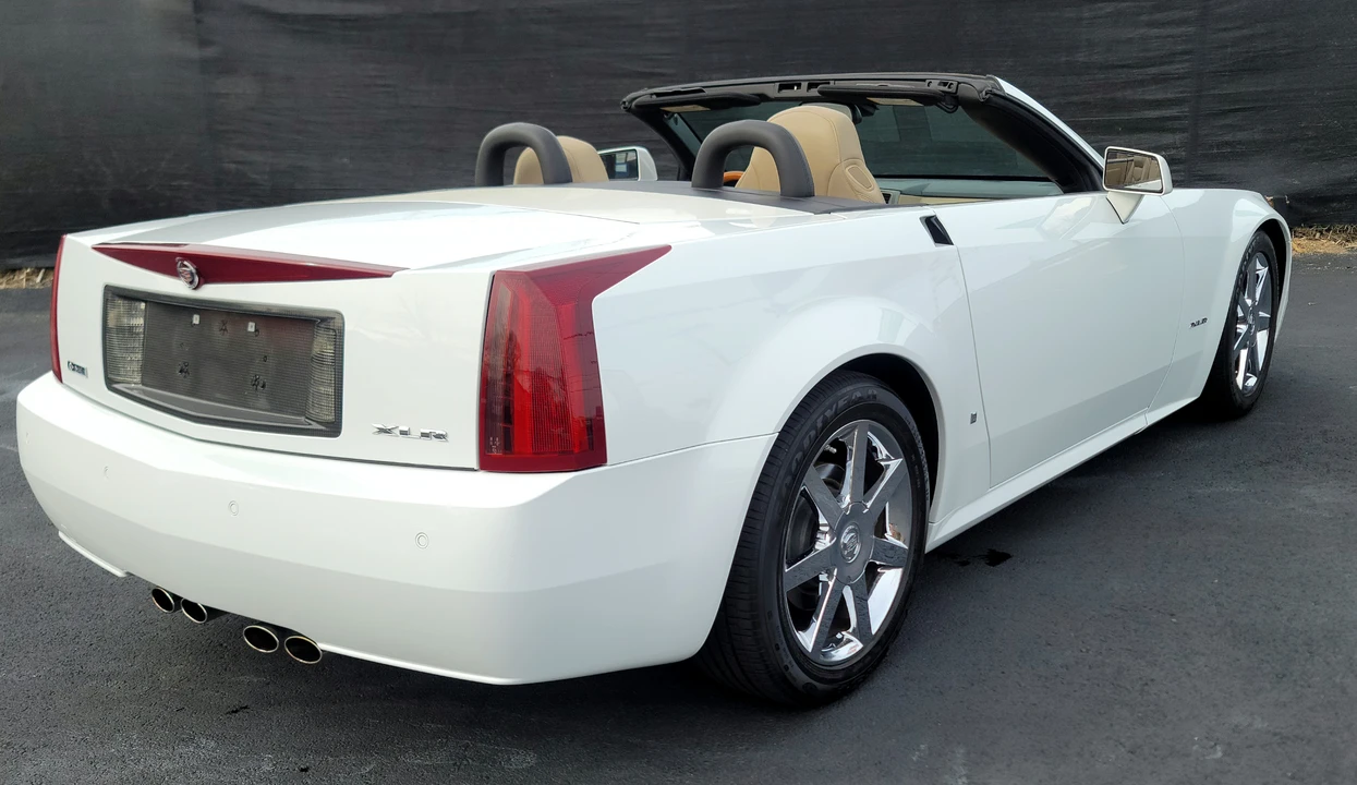2008 Cadillac XLR - Image 10 of 31