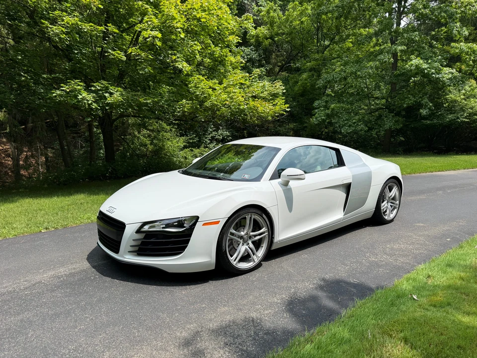 2009 Audi 42 R8 - Image 2 of 31