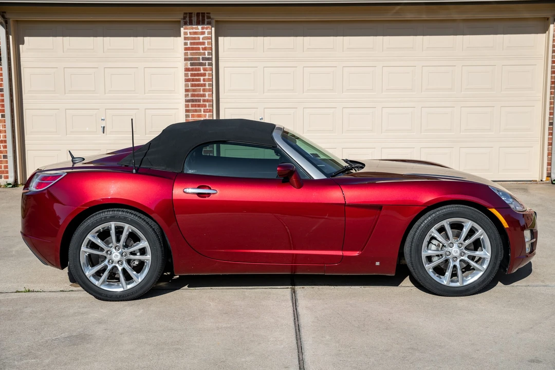 2009 Saturn Sky - Image 10 of 31