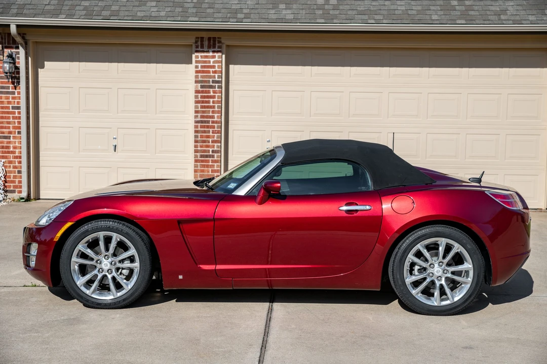 2009 Saturn Sky - Image 17 of 31