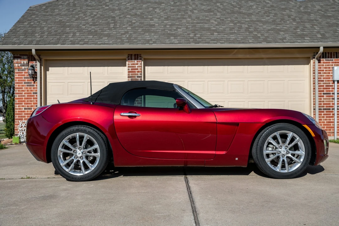 2009 Saturn Sky - Image 11 of 31