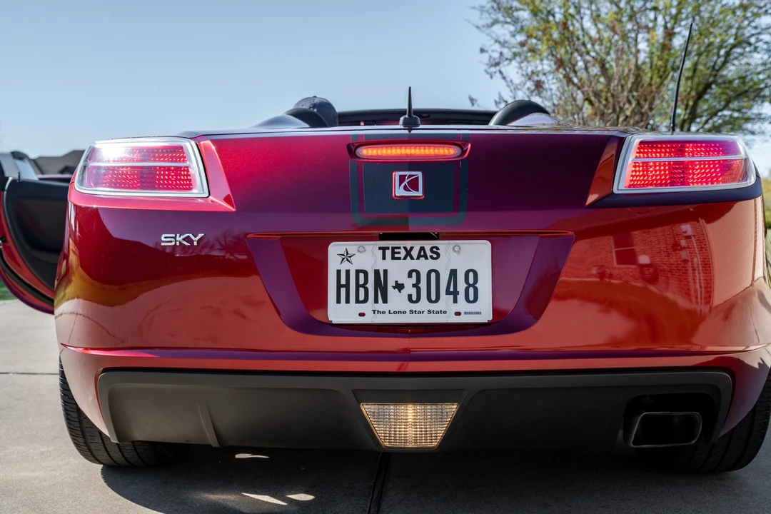 2009 Saturn Sky - Image 12 of 31