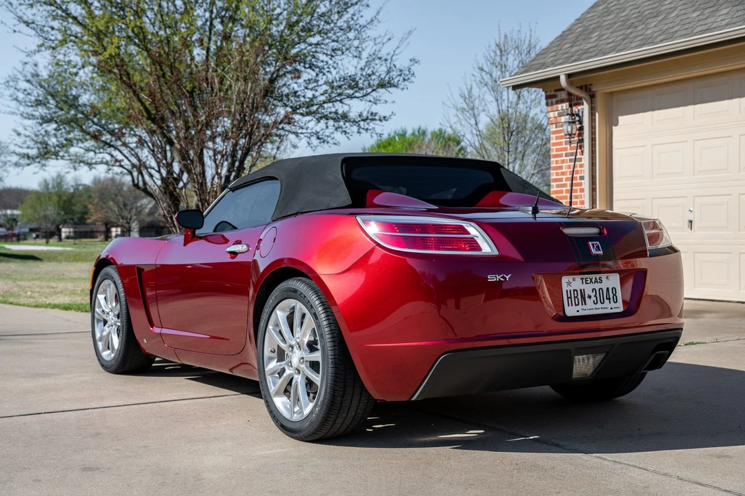 2009 Saturn Sky - Image 14 of 31