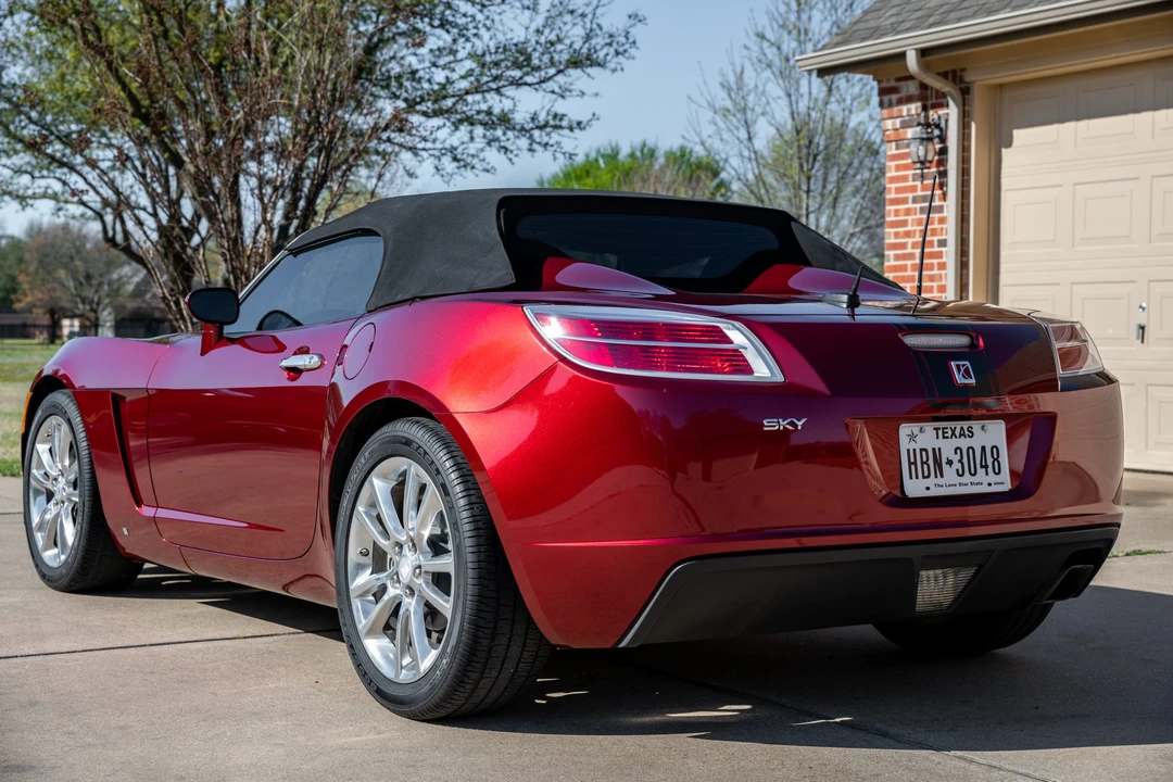 2009 Saturn Sky - Image 13 of 31