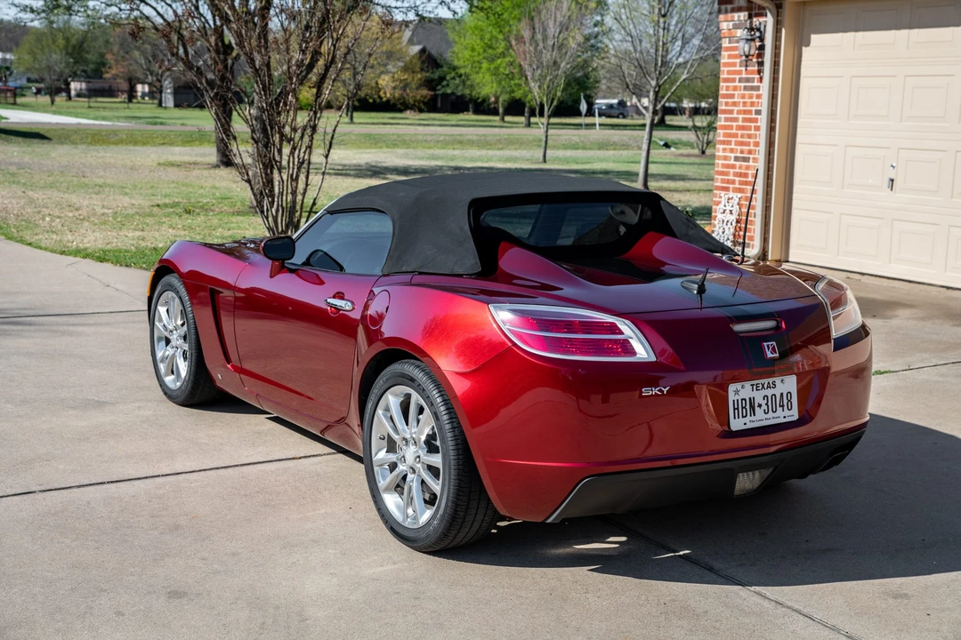 2009 Saturn Sky - Image 15 of 31