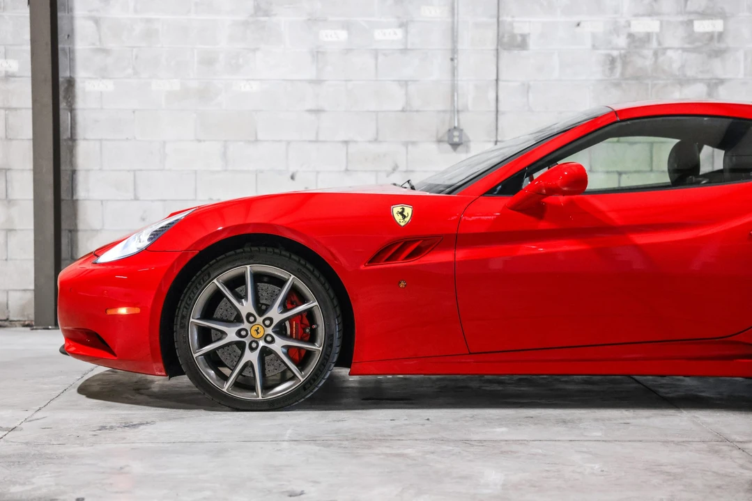 2010 Ferrari California - Image 17 of 31