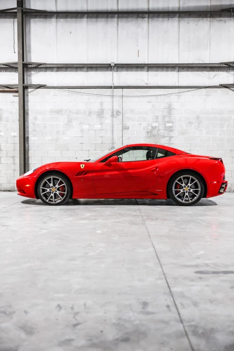 2010 Ferrari California - Image 12 of 31