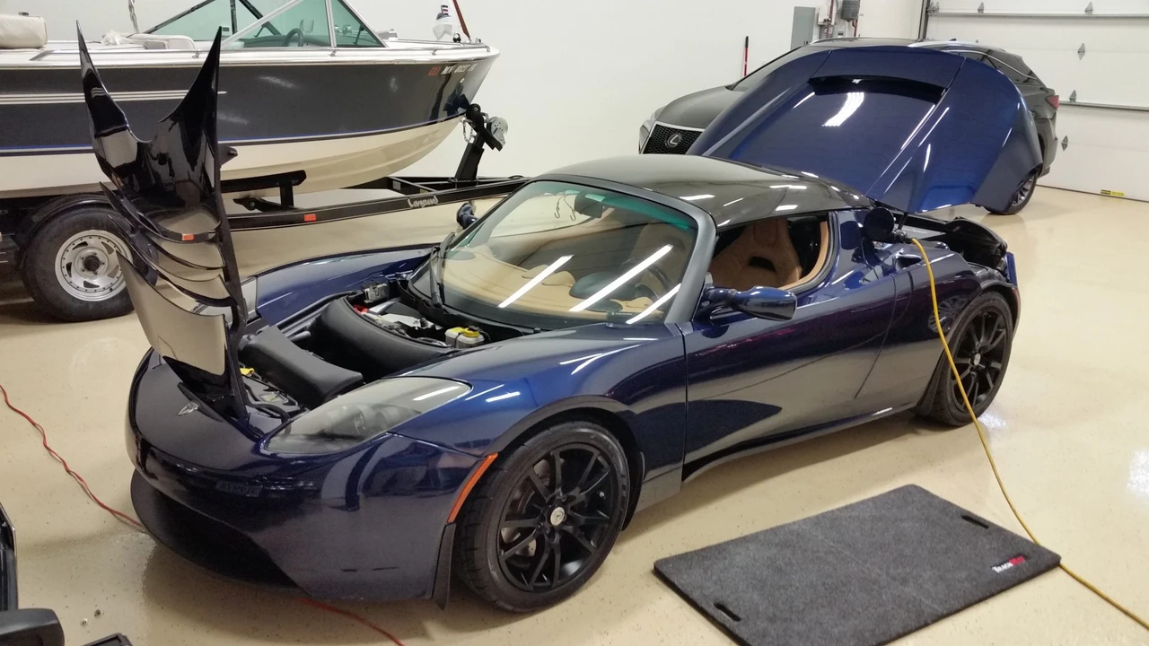 2010 Tesla Roadster - Image 23 of 31
