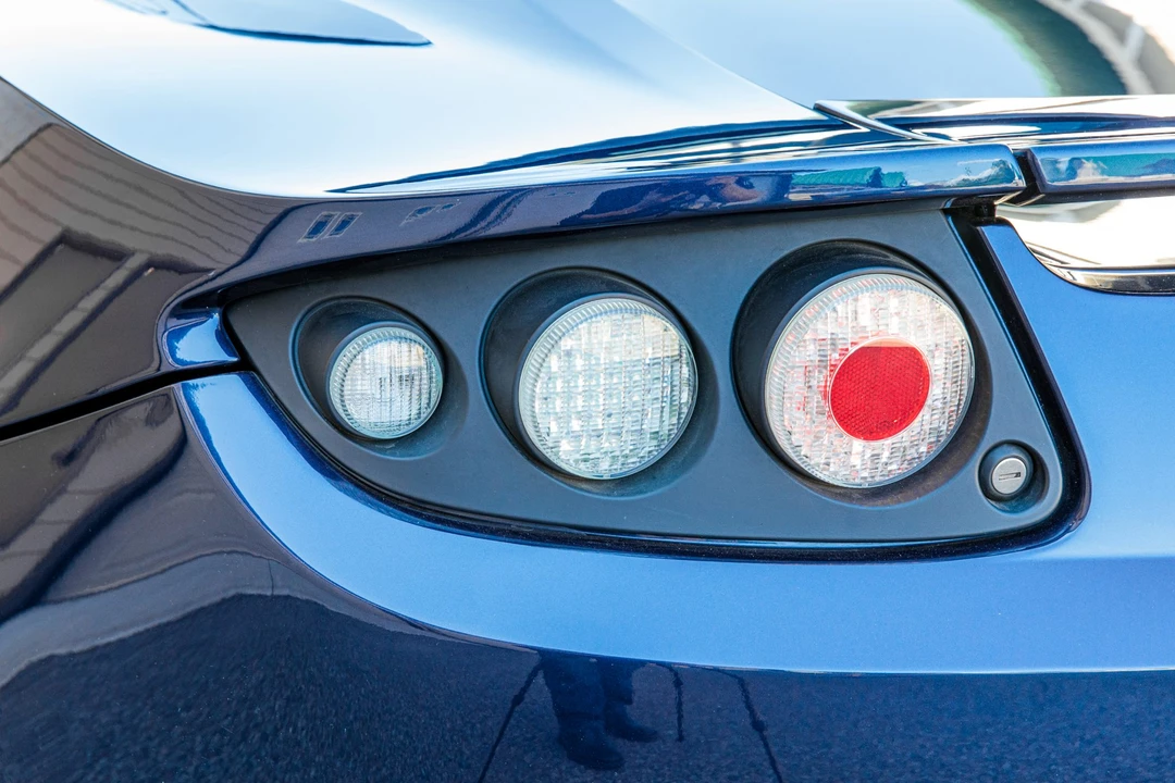 2010 Tesla Roadster - Image 30 of 31