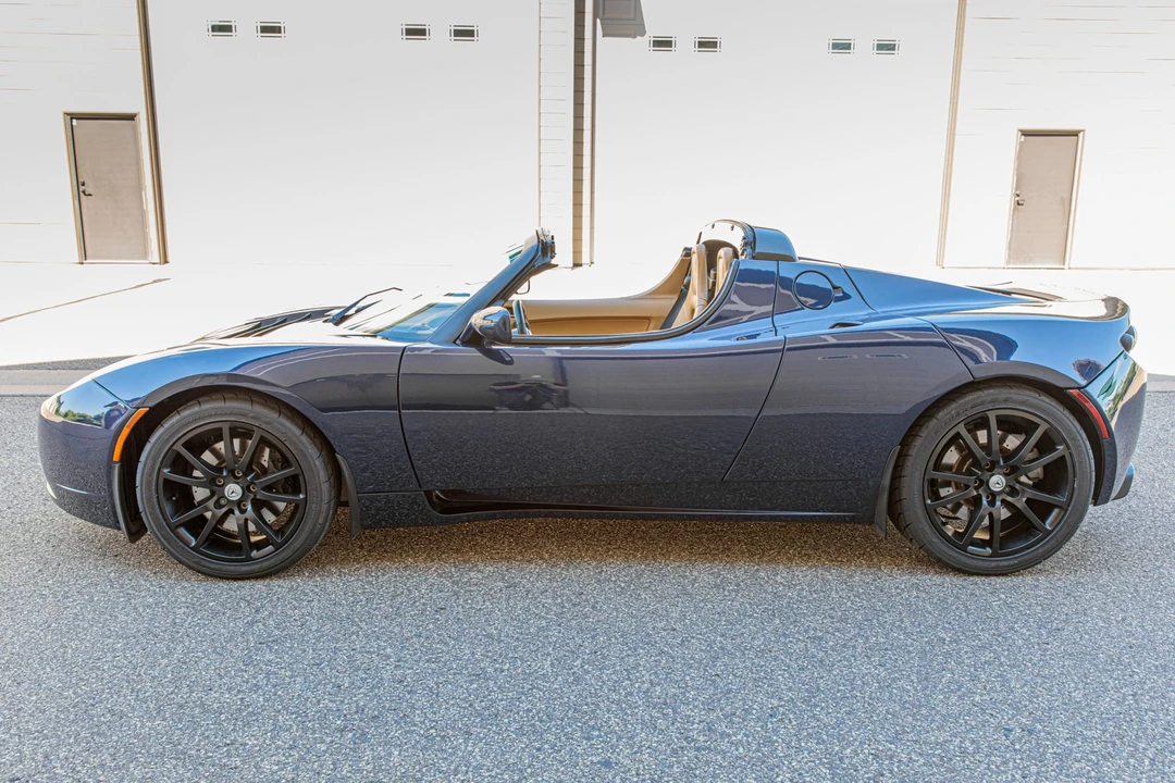 2010 Tesla Roadster - Image 13 of 31