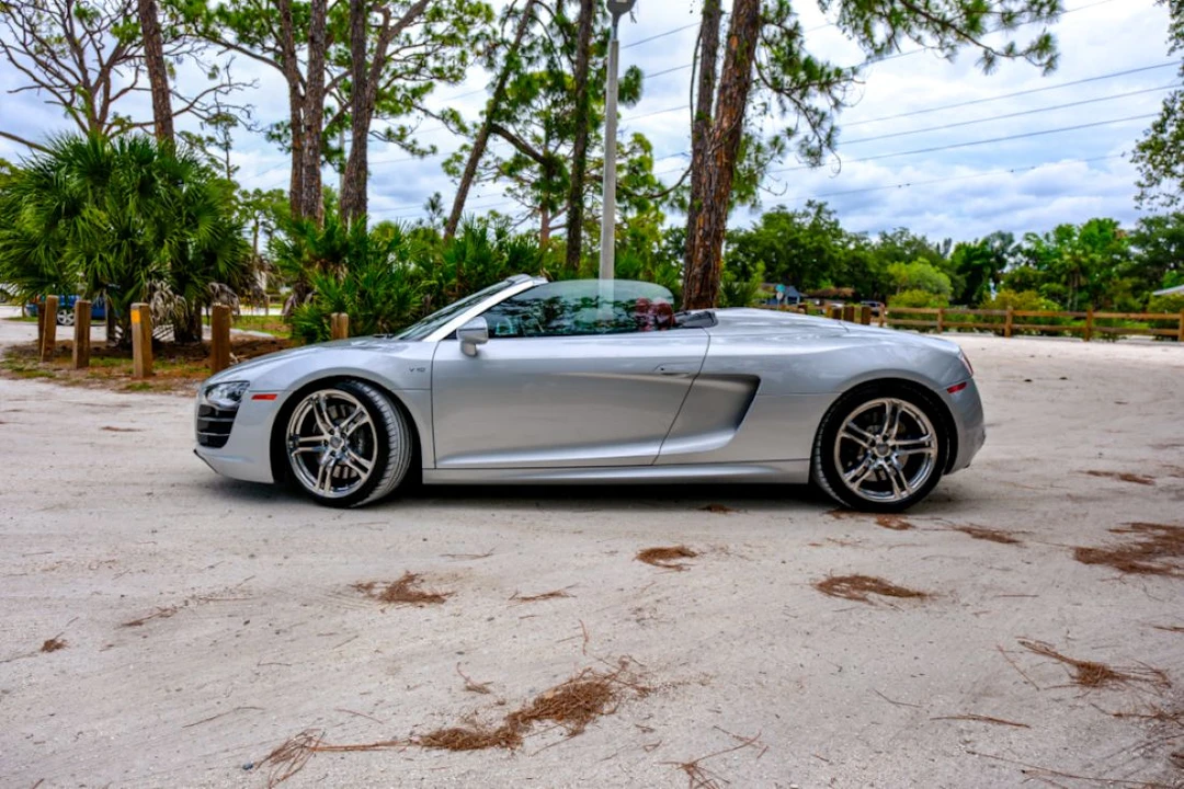 2011 Audi 42 R8 - Image 10 of 31