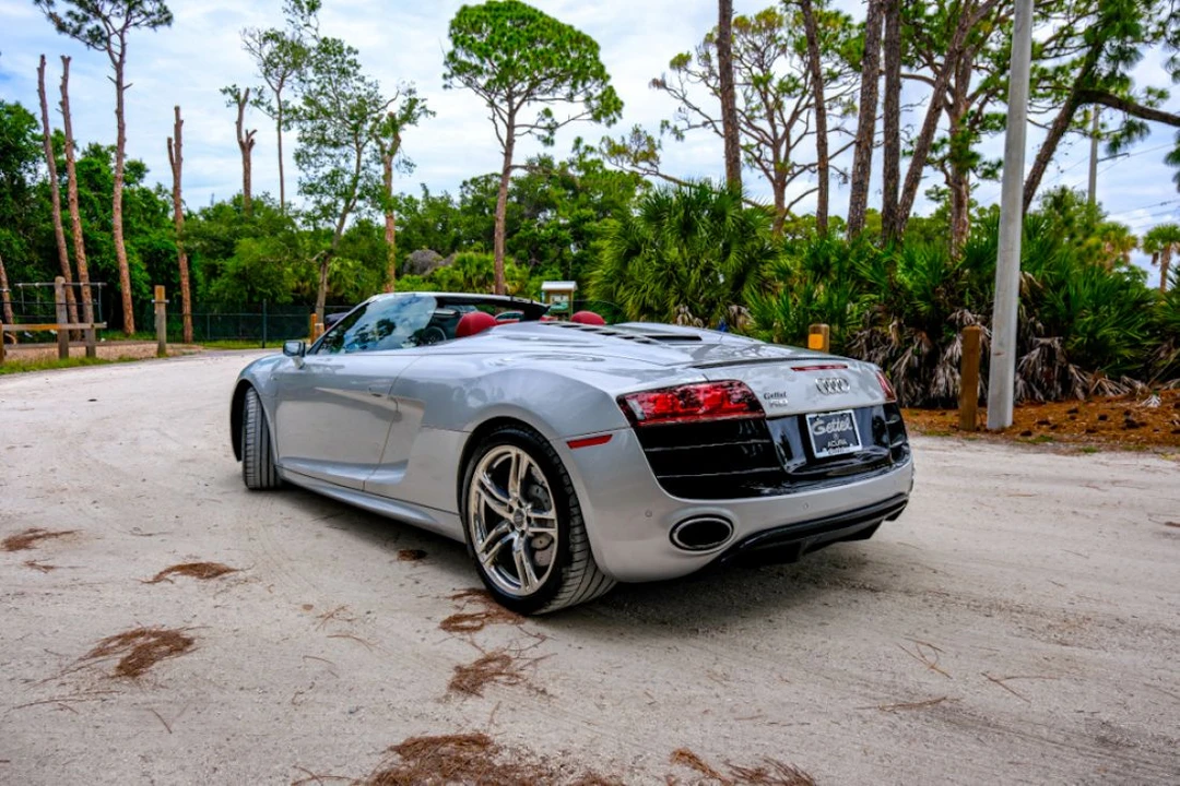 2011 Audi 42 R8 - Image 9 of 31