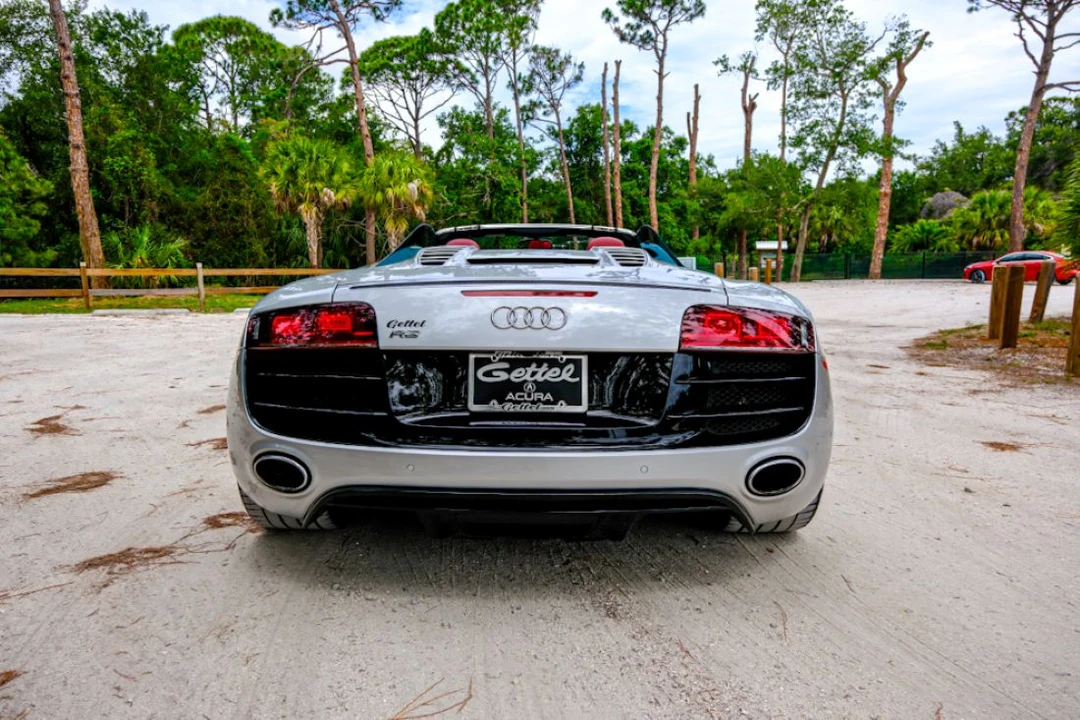 2011 Audi 42 R8 - Image 8 of 31
