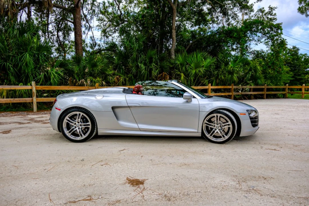 2011 Audi 42 R8 - Image 6 of 31