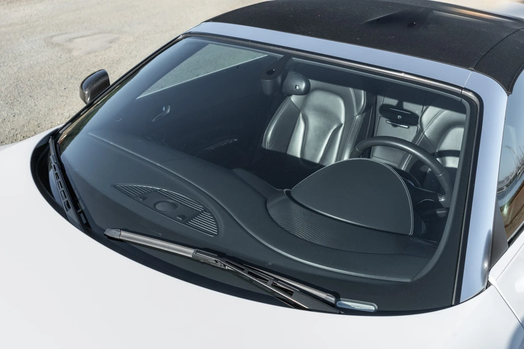 2011 Audi 42 R8 - Image 30 of 31