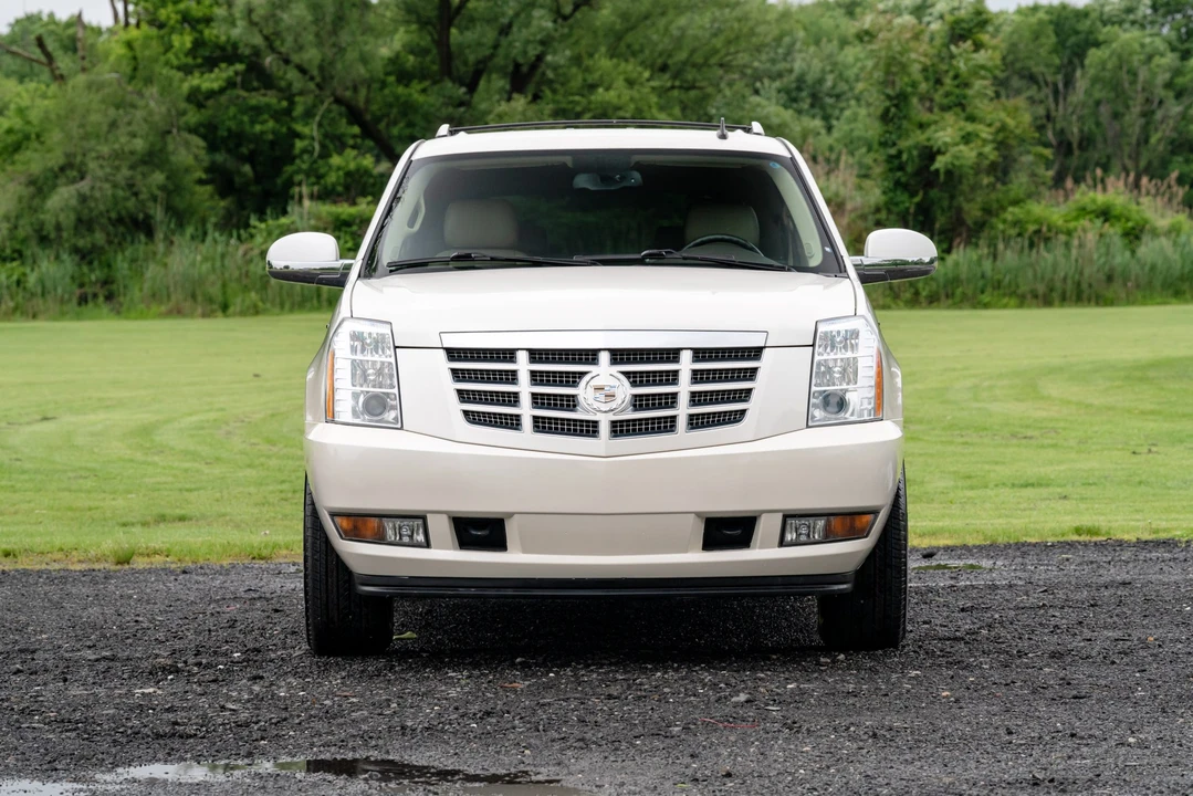 2012 Cadillac Escalade & EXT 3rd Gen - Image 13 of 31