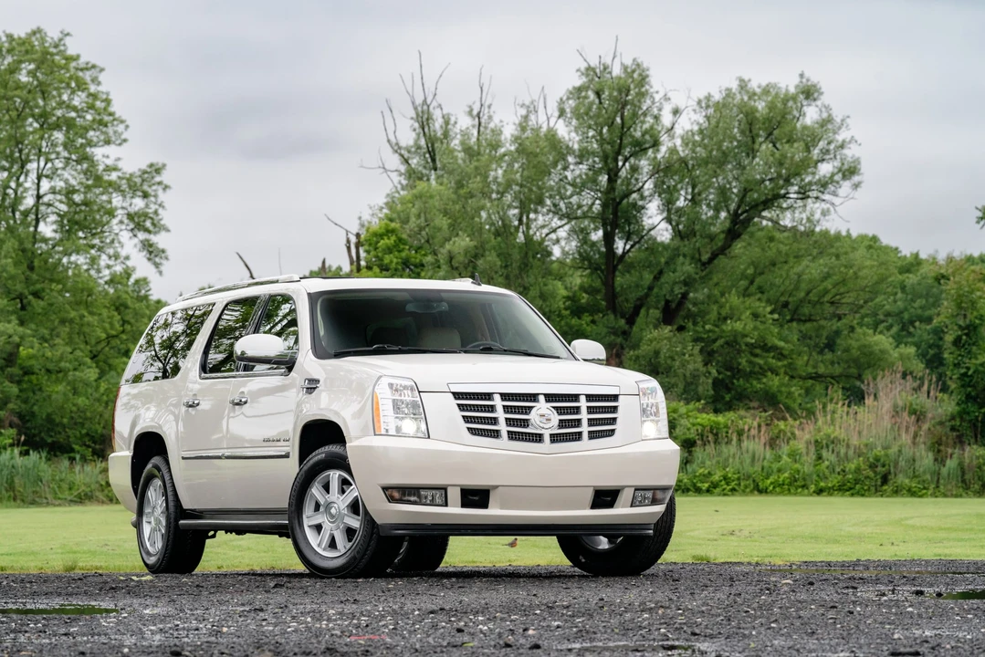 2012 Cadillac Escalade & EXT 3rd Gen - Image 10 of 31