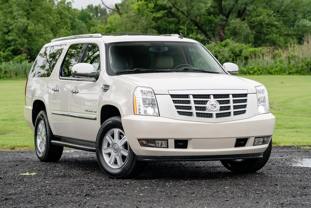 2012 Cadillac Escalade & EXT 3rd Gen - Image 11 of 31