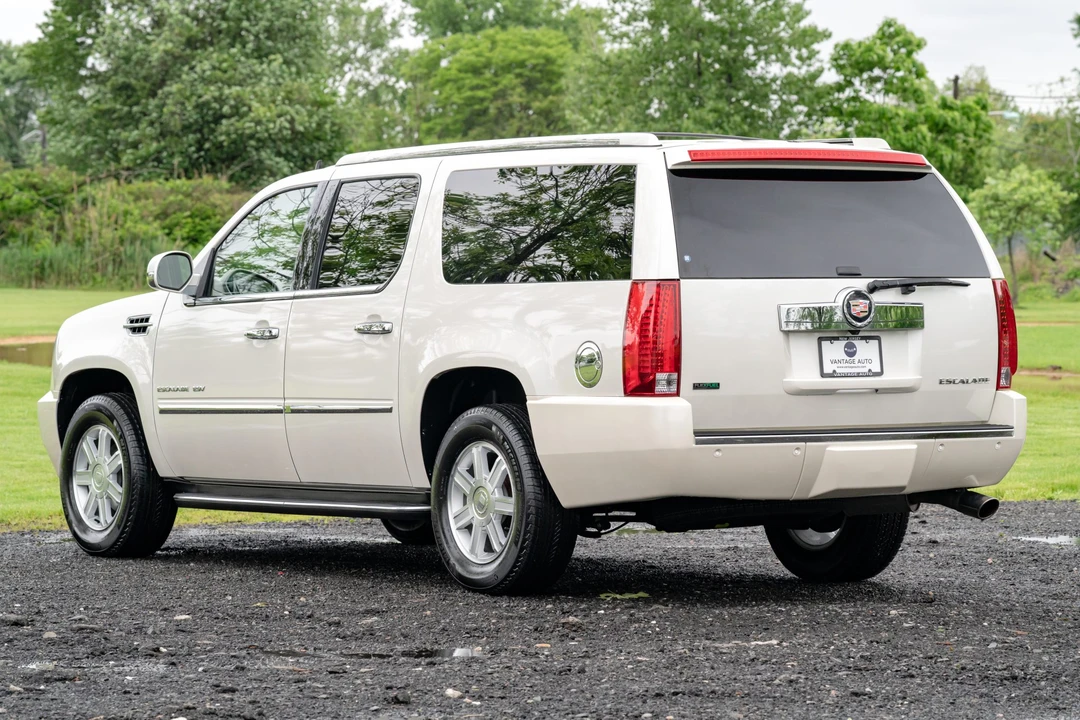 2012 Cadillac Escalade & EXT 3rd Gen - Image 5 of 31