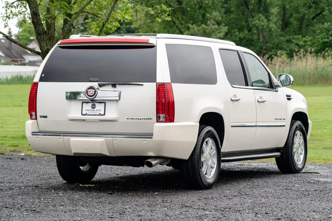 2012 Cadillac Escalade & EXT 3rd Gen - Image 8 of 31