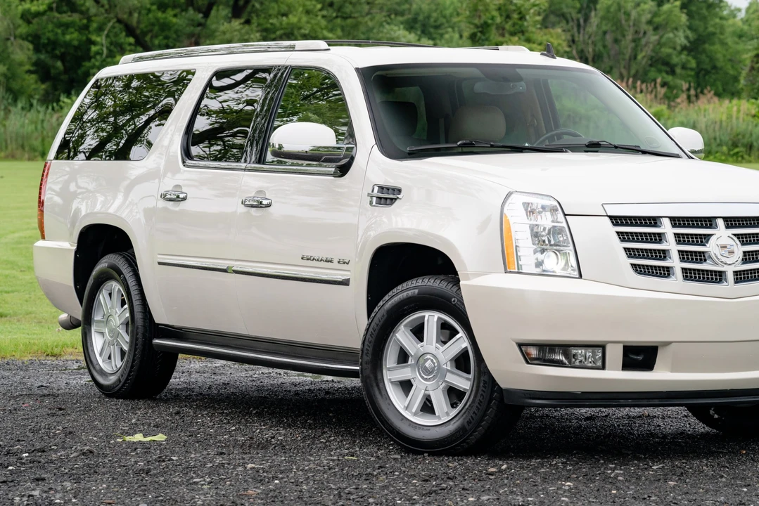2012 Cadillac Escalade & EXT 3rd Gen - Image 20 of 31