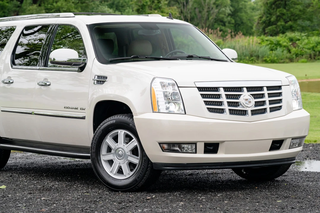 2012 Cadillac Escalade & EXT 3rd Gen - Image 21 of 31