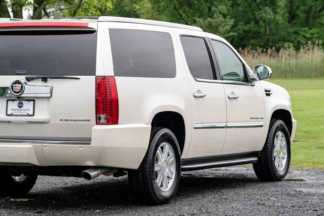 2012 Cadillac Escalade & EXT 3rd Gen - Image 19 of 31