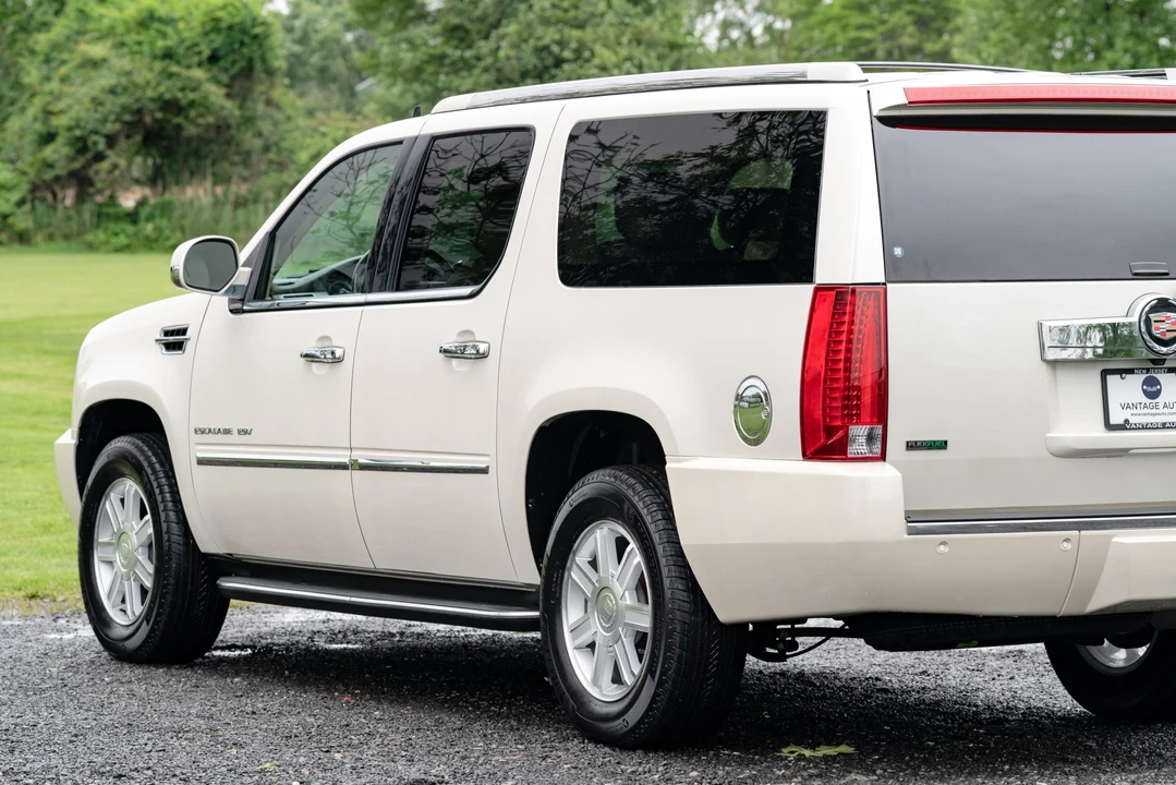 2012 Cadillac Escalade & EXT 3rd Gen - Image 16 of 31