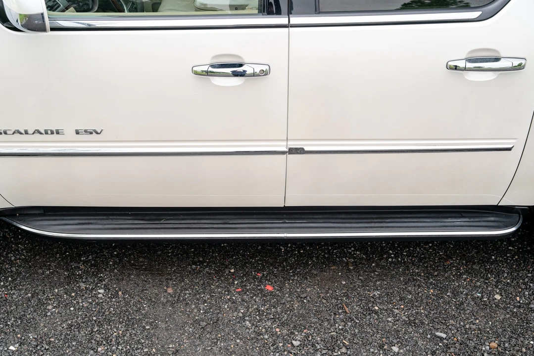 2012 Cadillac Escalade & EXT 3rd Gen - Image 28 of 31