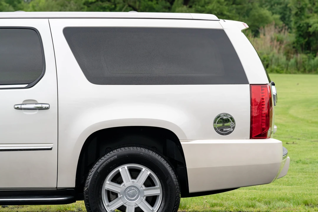 2012 Cadillac Escalade & EXT 3rd Gen - Image 31 of 31