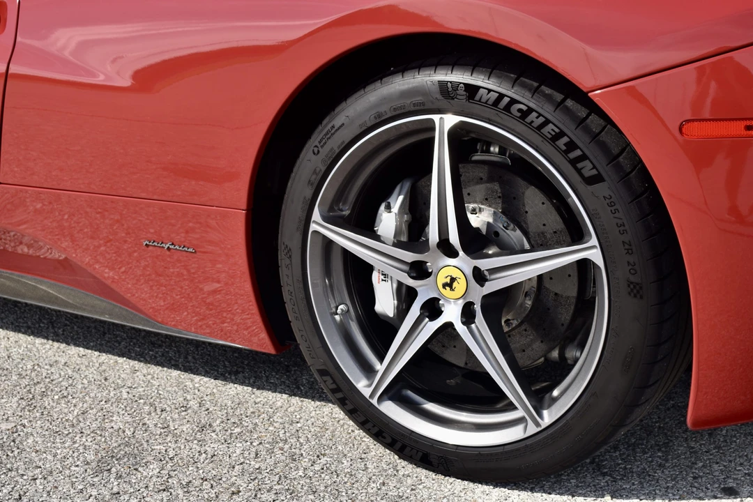 2012 Ferrari 458 Spider - Image 25 of 31