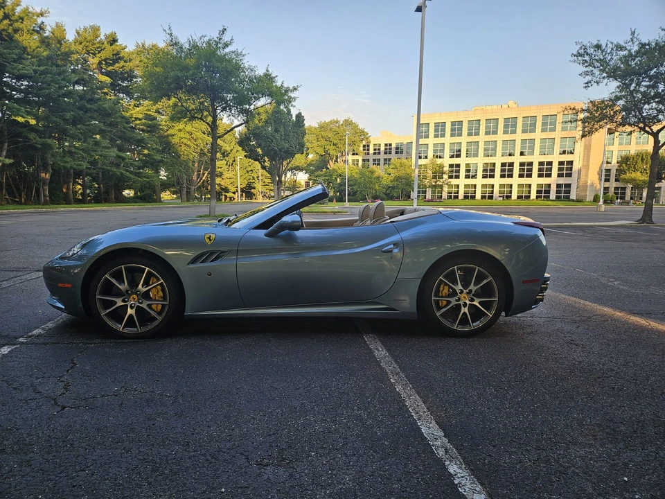 2012 Ferrari California - Image 13 of 31